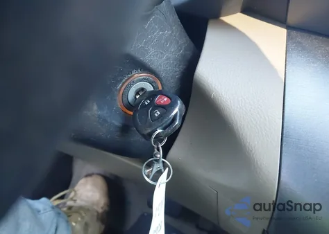 2012 Toyota Rav4 Base V6 z USA, uszkodzony, nr VIN JTMBK4DV5C5108671